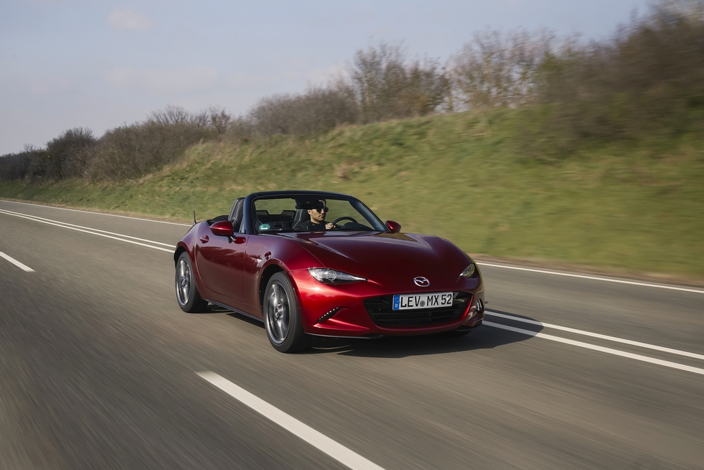 Mazda beweist mit dem MX-5: Ein Sportwagen muss nicht immer unvernünftig sein. Im Test verbrauchte das Cabrio 6,8 l/100 km. Bilder: PD
