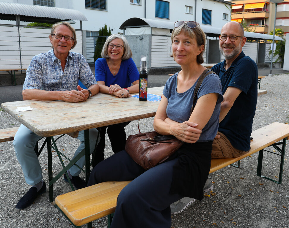 Im Geissenstein schon aufgewachsen: Willi Lüthi, zusammen mit Gattin Vreni sowie Thomas und Uta Feldmann (im Vordergrund).