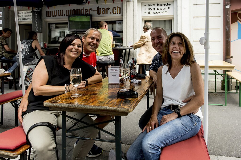 Die Ulmis fanden es wunderbar in der Tschuppi’s Wonder-Bar: Von links: Jasmin, Gary, Erich und Barbara.