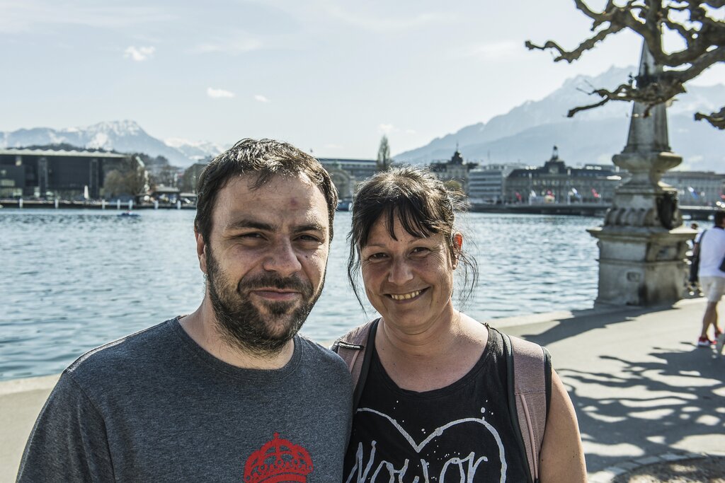 Beat Erni und Nicole Milic: Ihr wurde während der Lehrzeit gesagt, dass sie die Lehrabschlussprüfung nicht bestanden habe, was sich als Witz herausstellte.