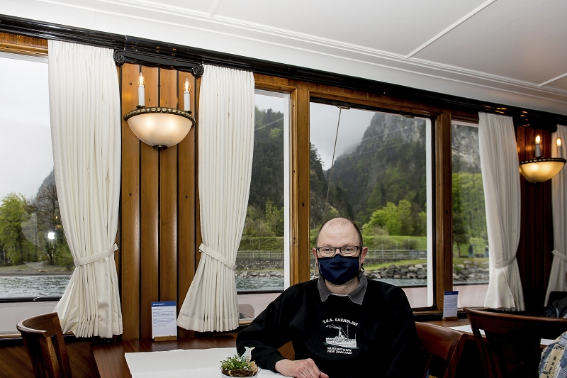 Für Daniel Eichenberger ist das Dampfschiff auch nach über 90 Jahren immer noch modern mit den grossen Salons. Die Maschine ist ein Unikat und damals Hightech gewesen, erzählt er.