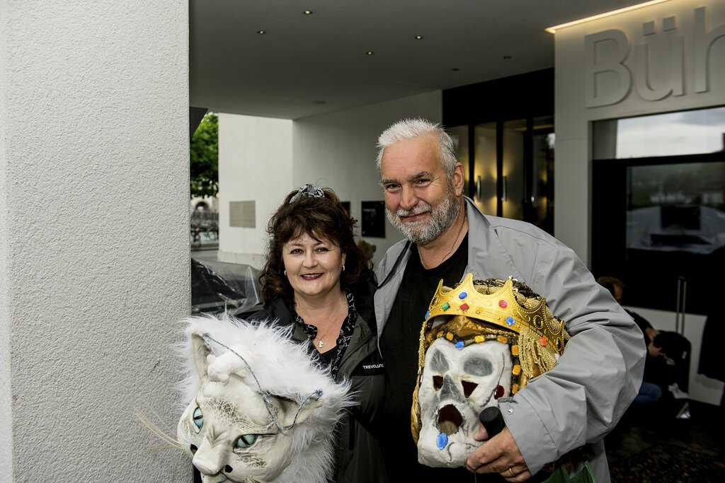 Sandra und Roly Limacher von den Wäsmali-Chatze Lozärn schlenderten in Zweisamkeit durch die Stadt.