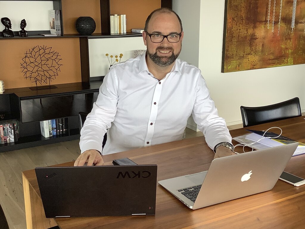 «Dank moderner IT- und Kommunikationsmittel von CKW können wir trotz Homeoffice optimal zusammenarbeiten und kommunizieren», so der neue Leiter Gebäudetechnik, Linus Gähwiler.