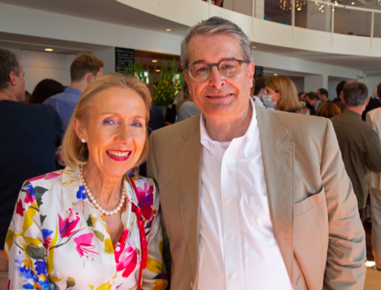 «Sind wir schön genug fürs Foto?» – Gut aufgelegt waren Margrit und Reto Schiltknecht vom Verein Freunde des Luzerner Theaters.