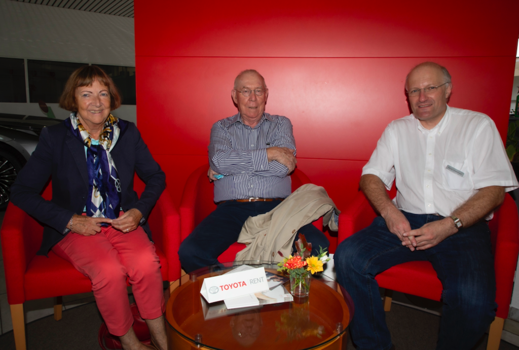 Ein BMW-Cabriolet der Steiner Group AG wäre die Traumvorstellung: Géraldine Caravatti mit Zdranko Ninov und Sohn Elias Ninov.