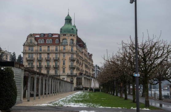Das renovierte Hotel Palace soll im ersten Quartal eröffnet werden. Bild: D. Wunderli / LZ
