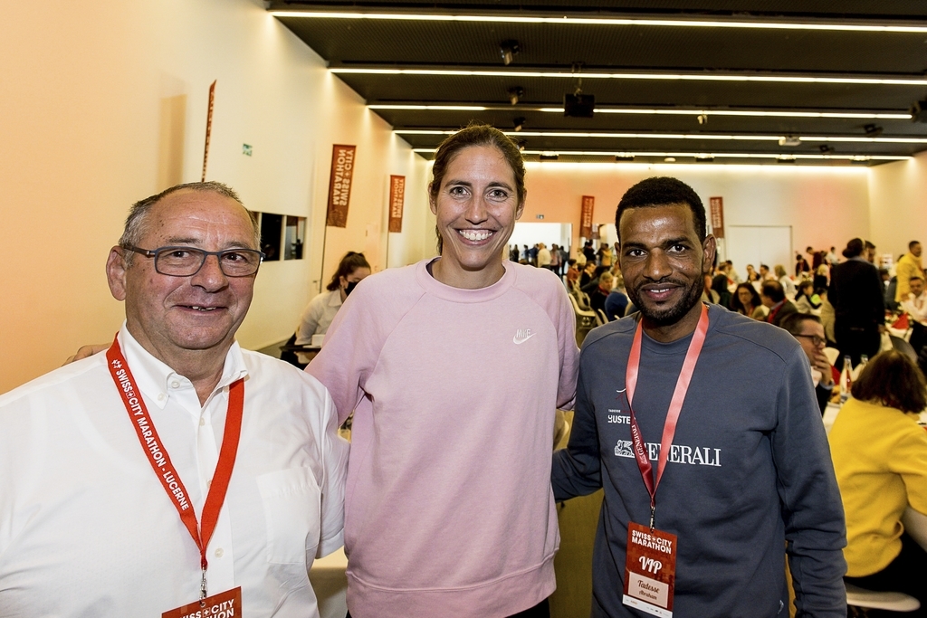 Von links: Hansruedi Schorno, Gründer Swiss City Marathon, Fabienne Schlumpf, mehrfache Rekordhalterin, und Tadesse Abraham, Schweizer Rekordhalter im Marathon.