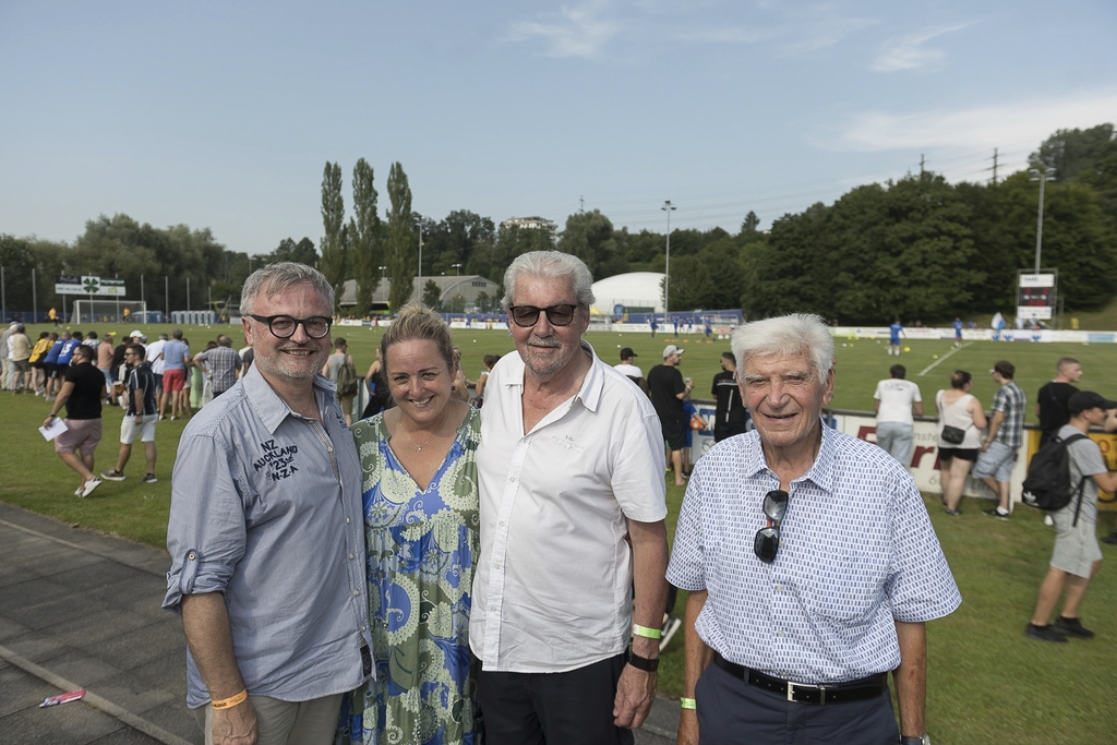 Von links: Ernst Blaser, alt Grossrat, René Hess, Hess Taxi AG und Hauptsponsor, Roger von Ah, Präsident Wohnbaugenossenschaft Littau, und Martin Brunner, Brunner Transport AG.