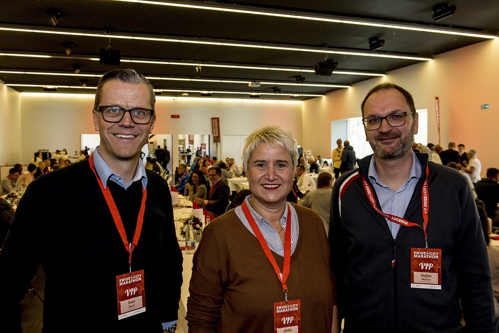 Von links: Ivan Studer, Einwohnerrat Horw, Anita Burkhardt-Künzler, Einwohnerratspräsidentin Kriens, und Stefan Maissen, Einwohnerratspräsident Horw.