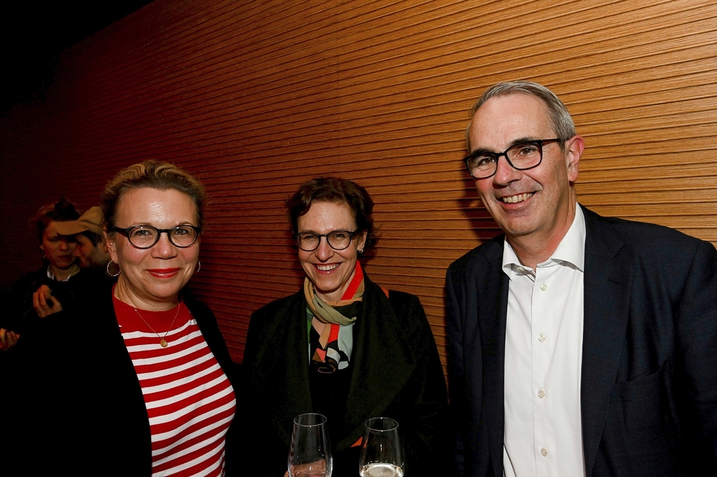 Von links: Andrea Schultheiss, Kathrin Krammer und Stadtpräsident Beat Züsli meinten, dass ein Comic gefühlsmässig in seinen Bann ziehen kann.