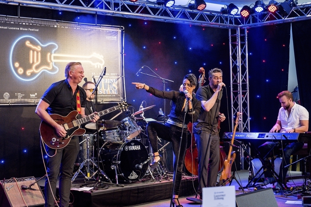 B. B. & The Blues Shacks sorgten im Casino für die musikalische Unterhaltung.