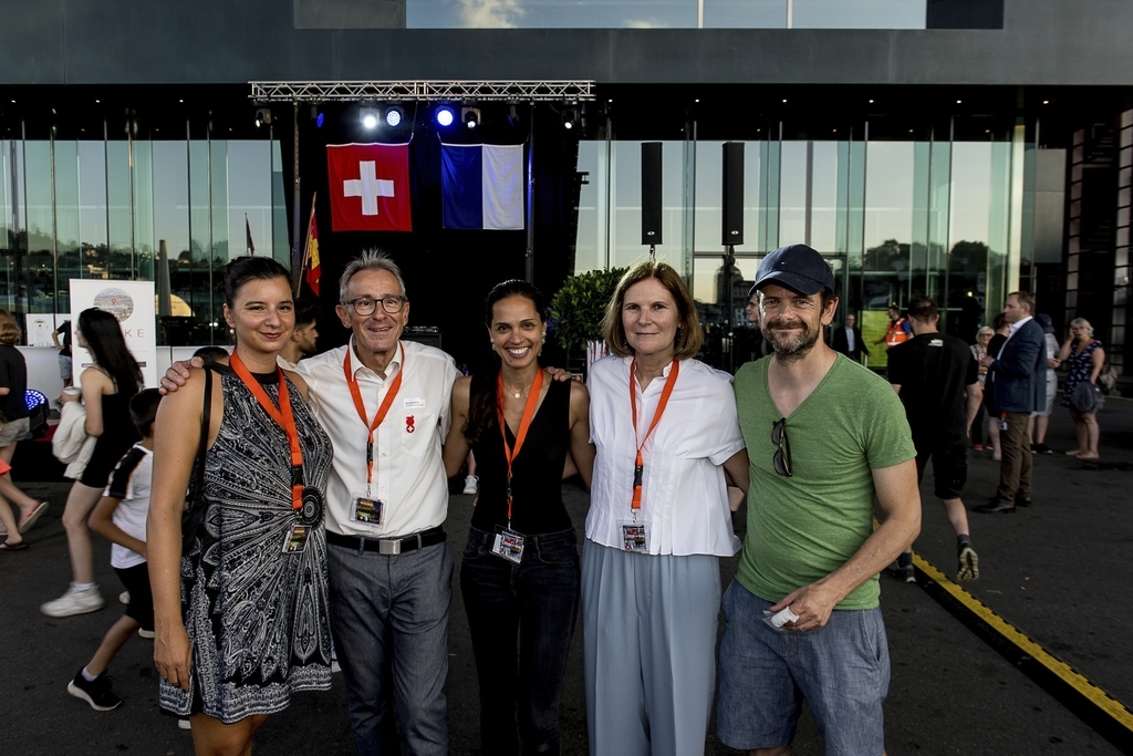 Die Helfer:innen waren erfreut, dass mehr Besucher:innen gekommen sind als erwartet: (v. l.) Jacqueline Covaci, Rico De Bona, Silvana Leasi, Mirjam Fries und Gilbert Hunkeler.