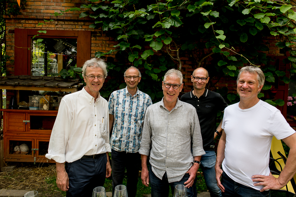 Zum Apéro trafen sich Adrian Borgula, Stadtrat Luzern, Michael Töngi, Nationalrat, Thomas Kobi, Vizepräsident Einwohnerrat, Peter Stofer, Einwohnerrat, und Cyrill Wiget, Stadtpräsident (v. l.).