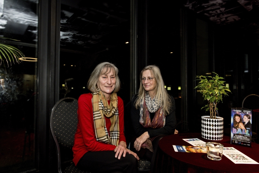 Rita Luginbühl (links) und Annemarie Gassmann besuchten die Vorstellung, da ein Familienmitglied in der Live-Band mitspielt.