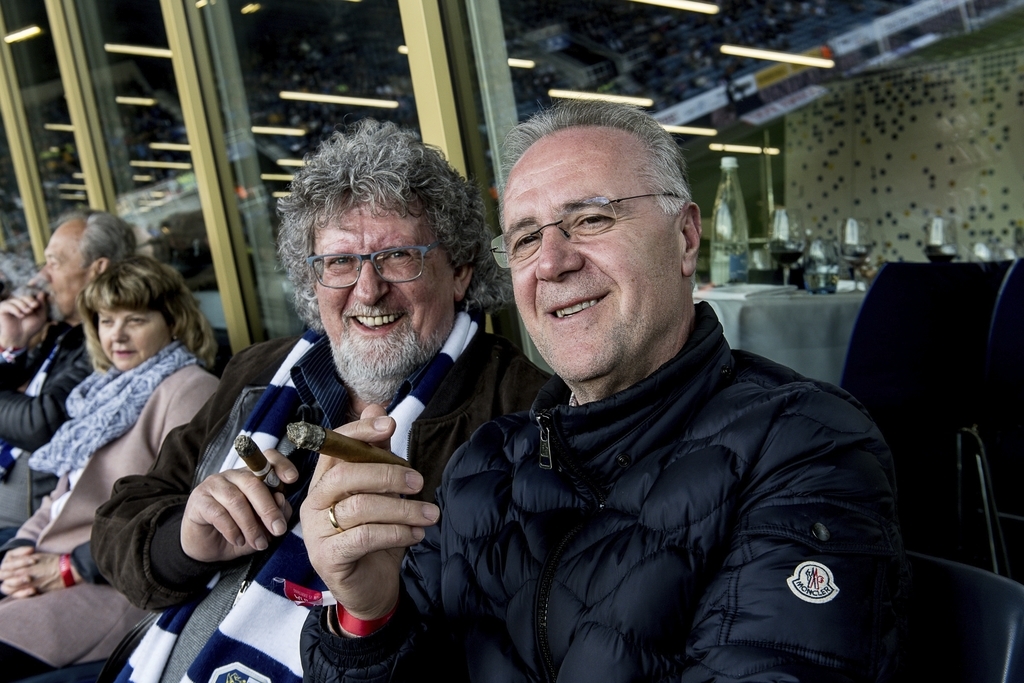 Ruedi Johler (links) und Isa Bohaj sassen in der Genussecke des FCL-Stadions.
