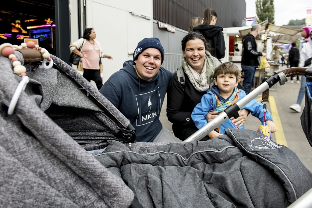 Familienausflug an die Chilbi für Markus und Tatiana Schön mit Levi. Am Samstagmorgen wusste der 3,5 Jahre alte Sohn noch nicht, was eine Chilbi ist.