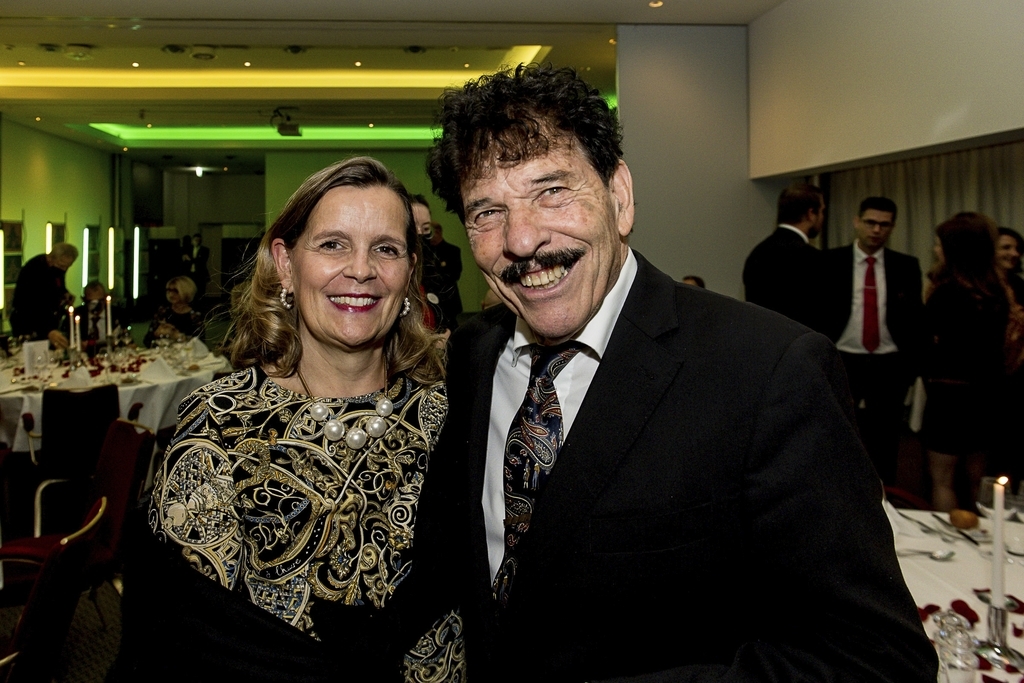 Rita und Erich Moser. Erich ist seit 2000 als Bannerherr zu Fuss bei allen Anlässen der Wey-Zunft dabei.
