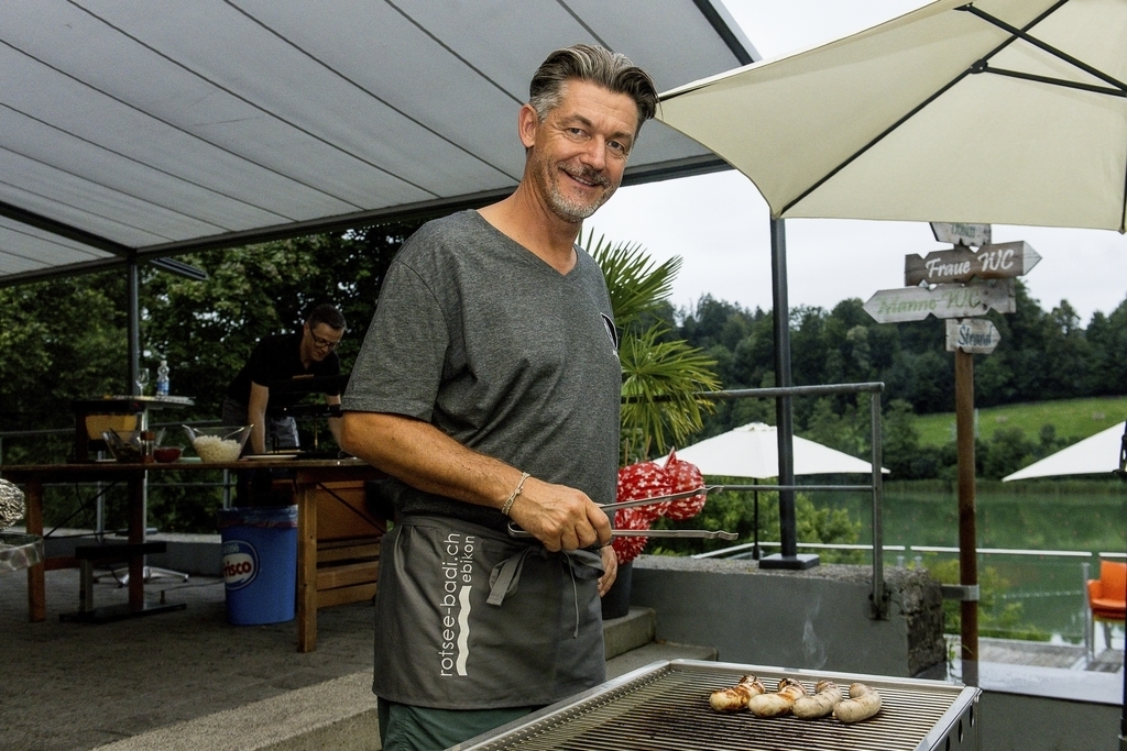 Badmeister Patrick Widmer freut sich, dass der Quartierverein mit dem Event seit über zehn Jahren zu Gast in der Rotsee-Badi ist.