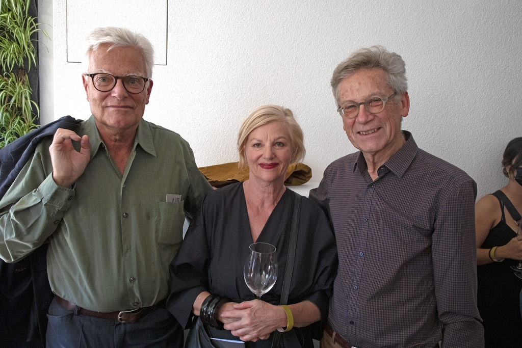 Von links: der Autor der Machbarkeitsstudie «Neues Theater», Architekt Max Bosshard, zusammen mit Verena Krauer und Philipp Zingg, Präsident des Theaterclubs.