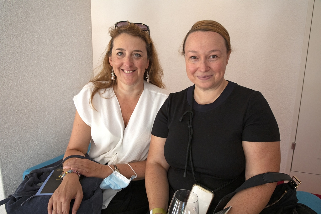 Die Direktorin des Opernhauses Zürich, Annette Weber (links), besuchte zusammen mit ihrer Referentin Natascha Ursuliak die Premiere in Luzern.