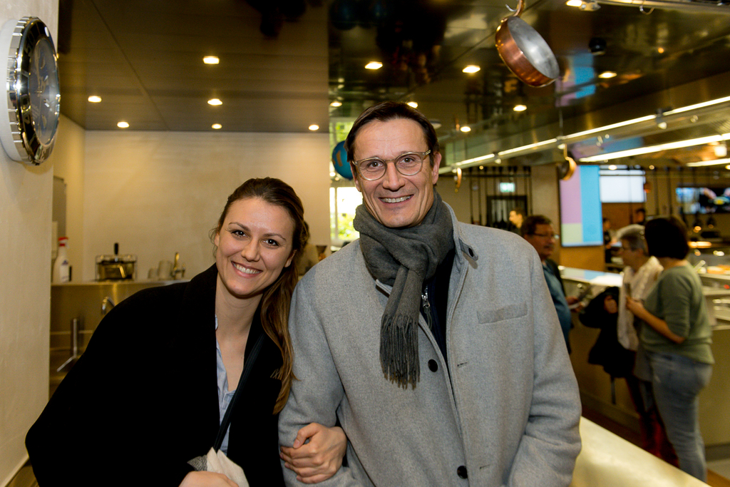 Jana und Jost Huwyler. Jost zeigte seiner Tochter den Kitchen Club im Hotel Montana.
