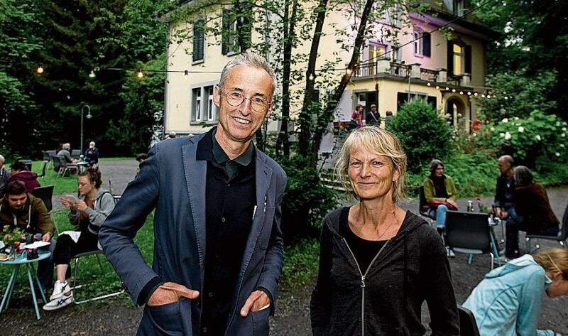 Theo Huber ist 1938 in dieser Wohnung geboren worden und in der Alten Ziegelei aufgewachsen. Damals hatten seine Eltern im Quartier das erste Telefon, und er kennt die Ziegelei in- und auswendig.