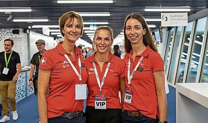 Von links: Christina Kistler, Céline Pfeiffer und Marlis Luginbühl von Swiss Athletics schätzten die Atmosphäre des beliebten Luzerner Sportevents.