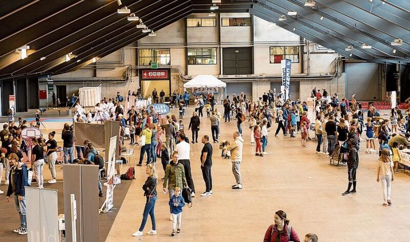 In den Hallen und auf den Aussenanlagen der Allmend konnten am Sonntag unzählige Sportarten getestet werden.