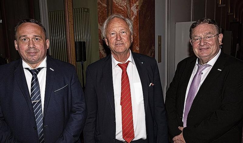 Stadträtin Franziska Bitzi, Susanne und Marcel Perren, Tourismusdirektor von Luzern.