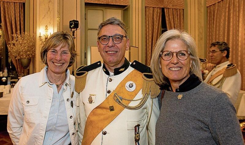 Monika Bucheli, Ivo Dommann, Tätschchappe-Musig Lozärn, und Daniela Dormann (v. l.). Ivo erzählt, dass viele Mitglieder der Noggeler die Tätschchappe-Musig mitbegründet hätten.