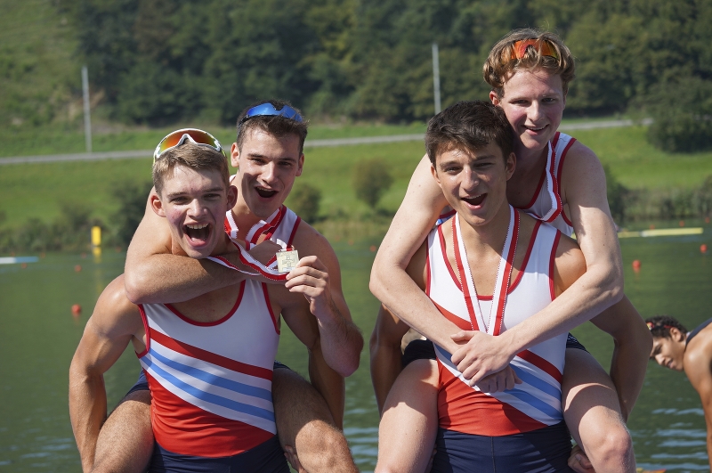 Auch der Vierer ohne Steuermann (U19) vom Seeclub Luzern war nicht zu bezwingen: Daniel Jutz, Romeo Kölliker, Marius Tegtgel und Konradin Von Moos (v. l.).